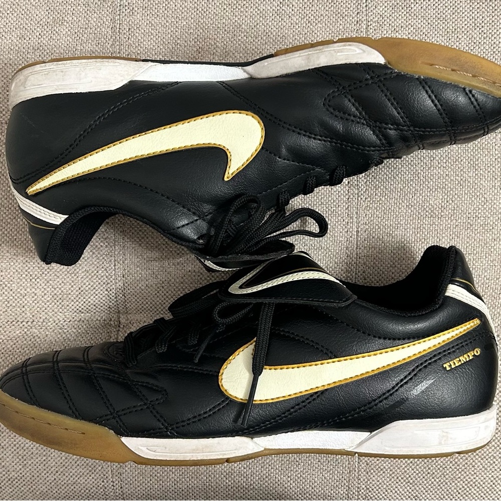 Nike Tiempo Indoor Soccer Shoes - Black & Cream
